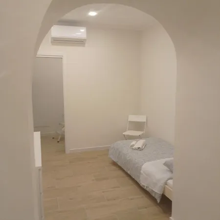 Duomo Apartament's * Nápoles